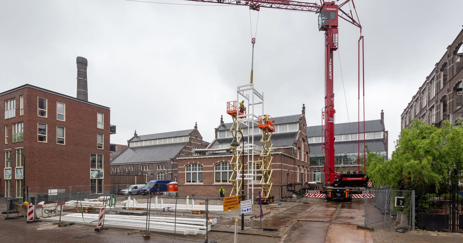 Bouw nieuw kantoor gestart - Begin mei is de montage gestart van het pand waar wij in komen te zitten. Volgens de planning is het klaar na de bouwvak!